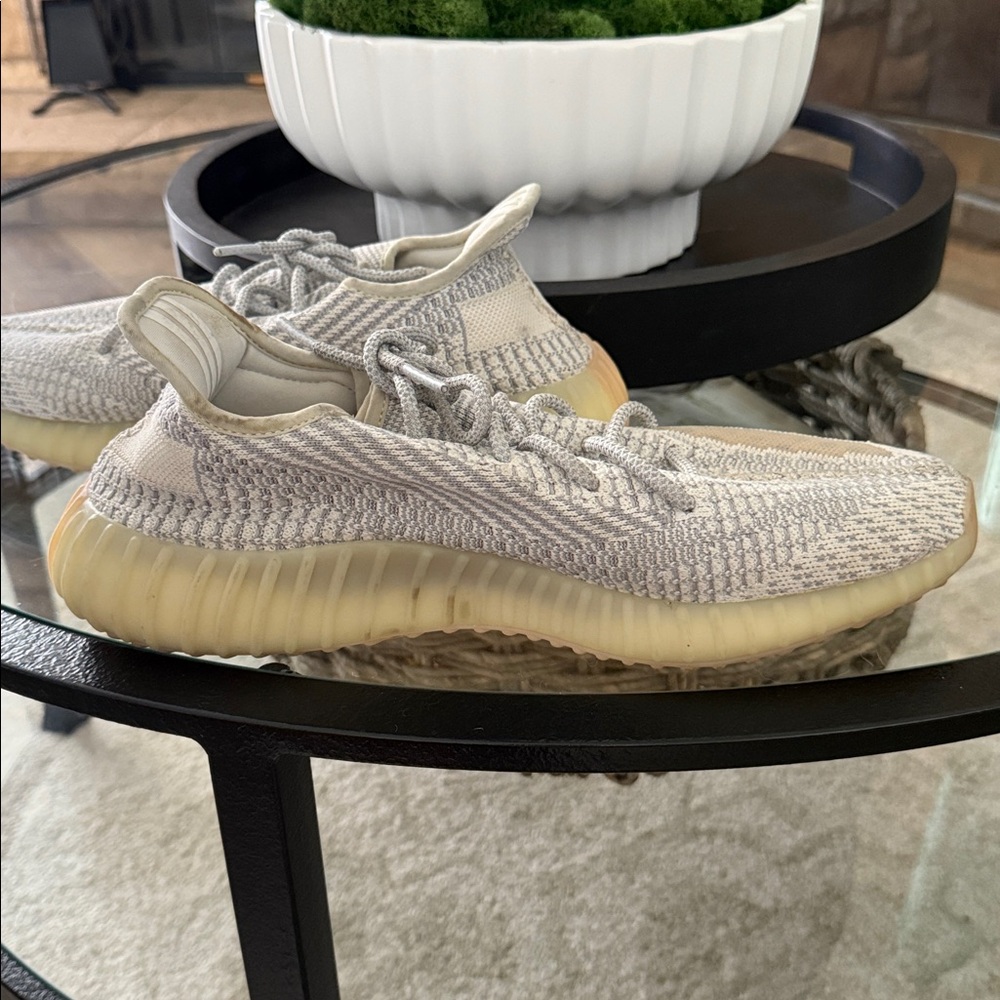 Adidas x Yeezy Boost 350 V2 in Lundmark Nylon - Picture 2 of 13